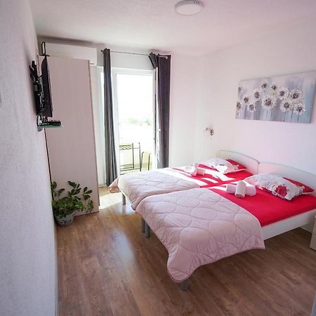 דירות ספליט Studio Apartman M&F מראה חיצוני תמונה