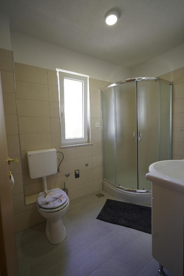 דירות ספליט Studio Apartman M&F מראה חיצוני תמונה