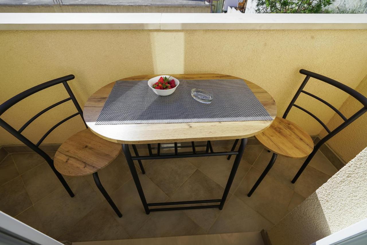 דירות ספליט Studio Apartman M&F מראה חיצוני תמונה