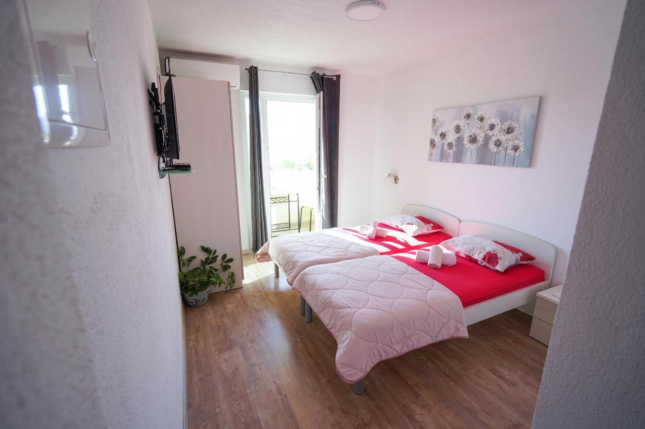 דירות ספליט Studio Apartman M&F מראה חיצוני תמונה