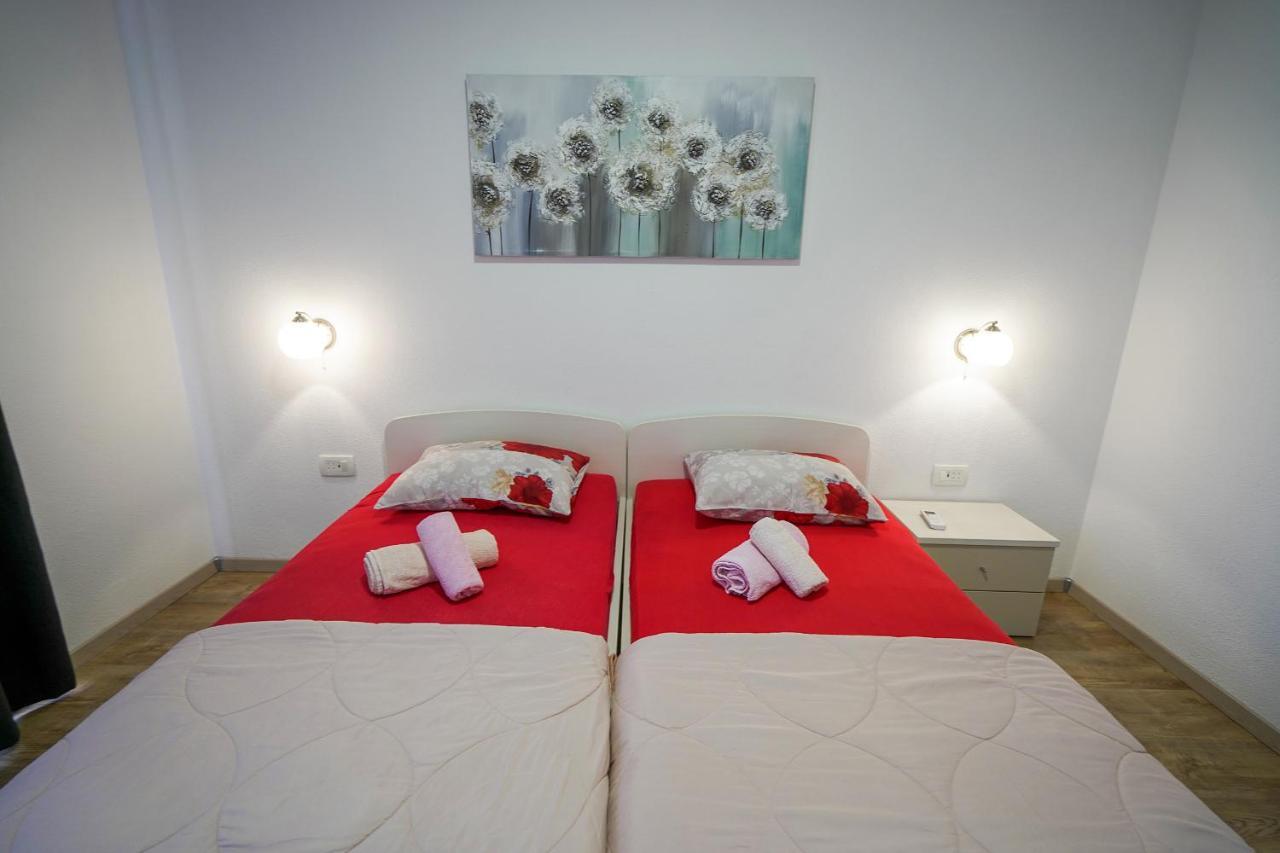 דירות ספליט Studio Apartman M&F מראה חיצוני תמונה